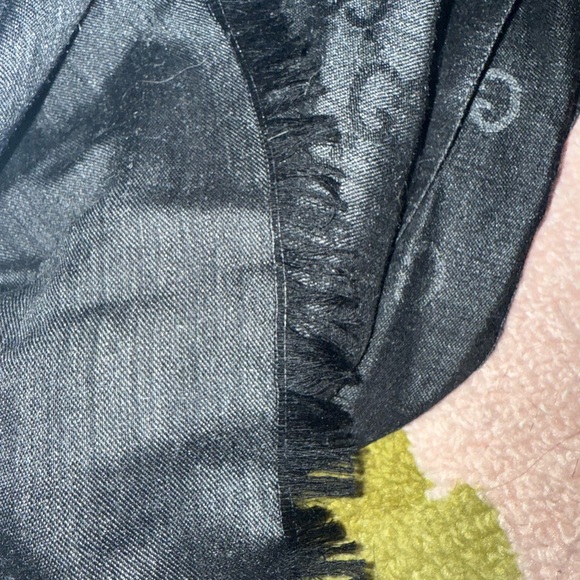 Gucci Scarf (black and gray) - Picture 2 of 6